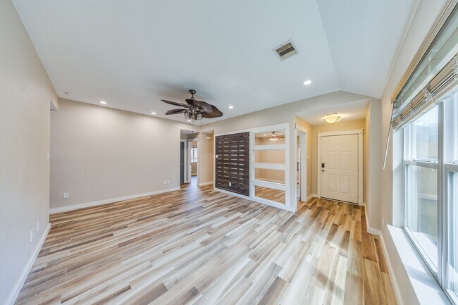 Photo - 2515 Cypress Island Dr