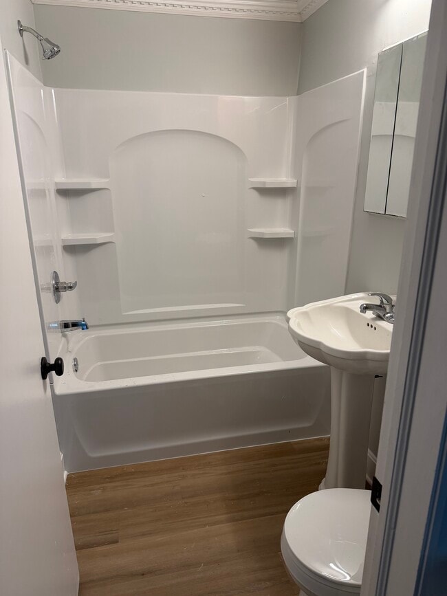 Photo - 5010 N Elmwood Ave