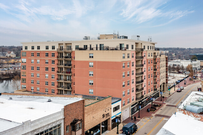 Building Photo - Fountain Square Rental