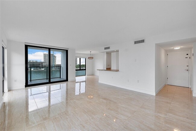 Photo - 1600 S Bayshore Ln Unit 6A