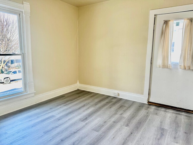 Photo - 647 W Lexington Ave Unit 3