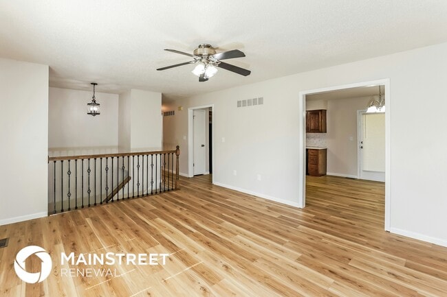 Photo - 810 Rowell St