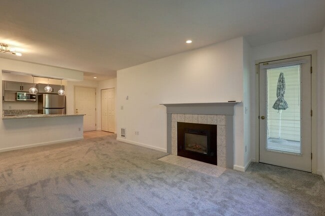 Photo - Charming Updated 2 Bedroom 2 Bathroom Bellevue Condo
