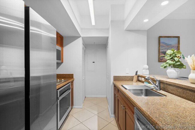 Photo - 347 N New River Dr E Unit 405