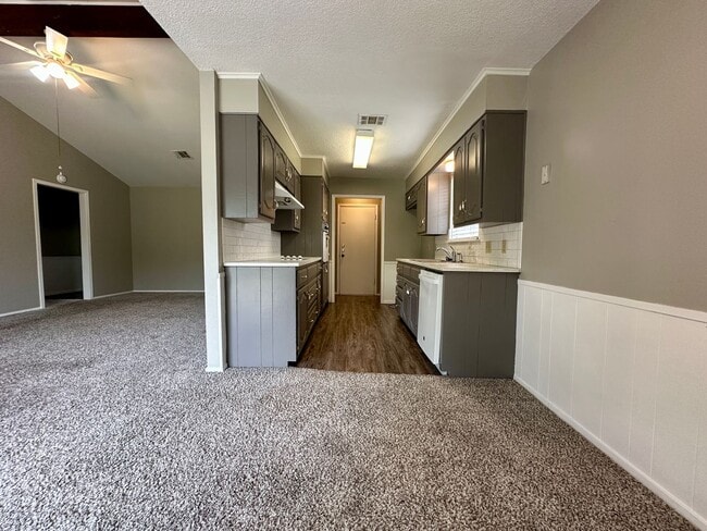 Photo - Single Family Home *LEASING SPECIAL AVAILABLE*