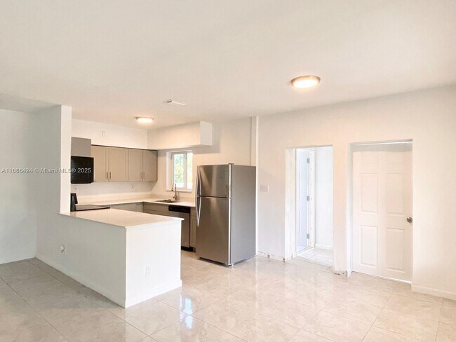 Photo - 1317 NE 116th St