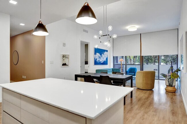 Photo - 1220 17th St Unidad SI ID1504090P