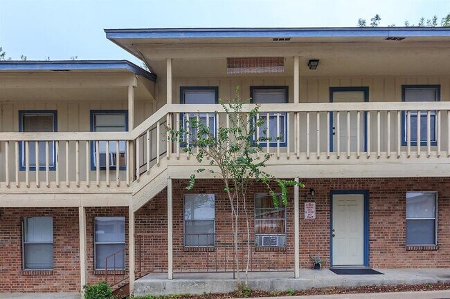 Photo - 121 Woodward St Townhome