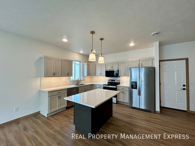 Modern 3-Bed, 2.5-Bath Home in West Sioux ... - Modern 3-Bed, 2.5-Bath Home in West Sioux ...