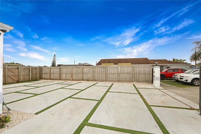 Photo - 21049 SW 118th Ave