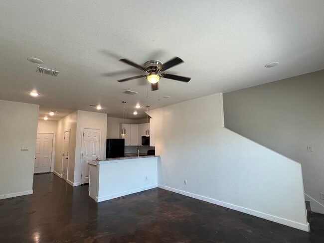 Photo - 6938 Crestway Rd