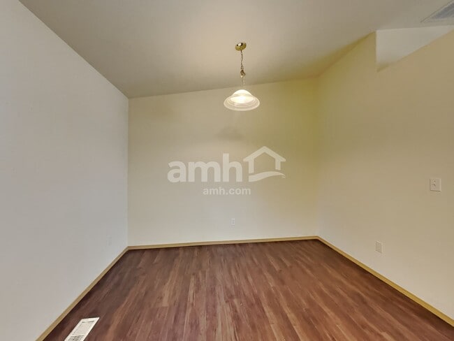 Photo - 720 W Tern Dr