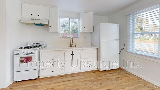 Building Photo - 4566 Virginia Ave Rental