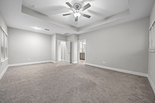 Photo - 18619 Admiration Dr