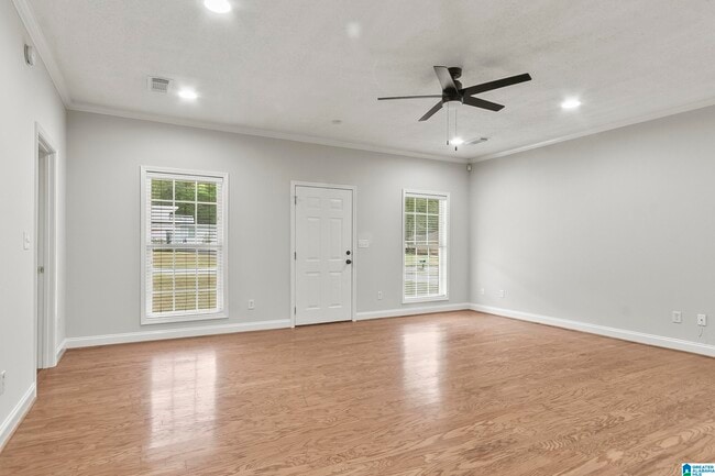 Photo - 1504 26th Ave E