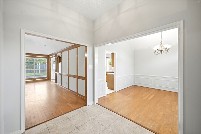 Photo - 15911 Moonrock Dr