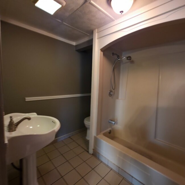 Photo - 2978-2978 W 32nd St Unit #2