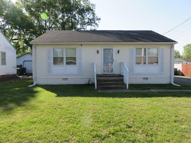 Building Photo - 7 S Daisy Ave