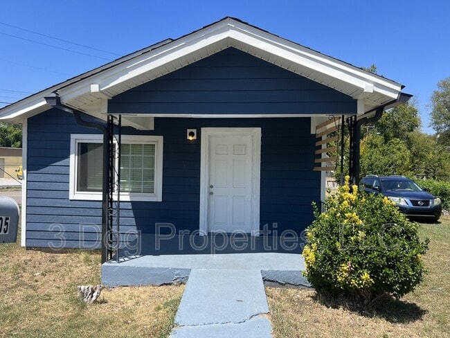 Building Photo - 2305 Glass St