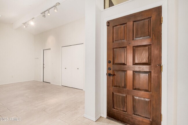 Photo - 625 E Northview Ave