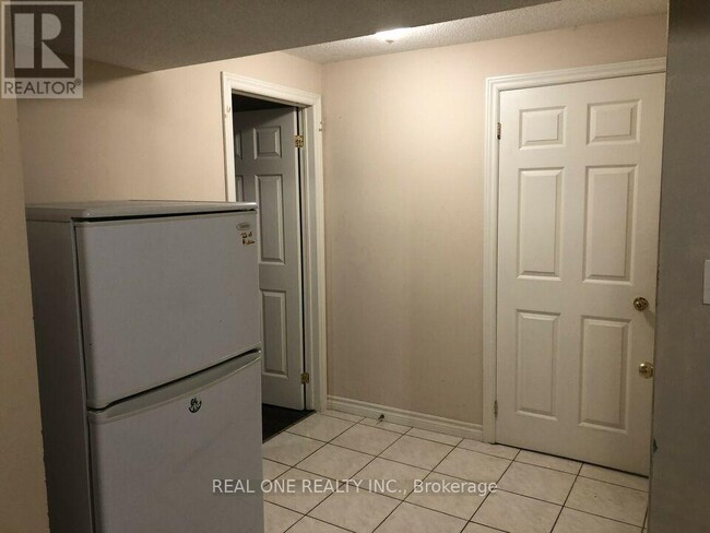 Photo - 160 Elson St