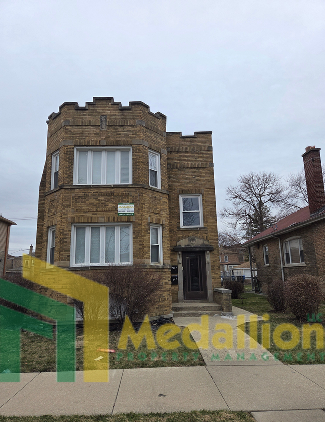 Building Photo - 9318 S Loomis St Unit 9318 South Loomis Street - 2ND FLR Rental