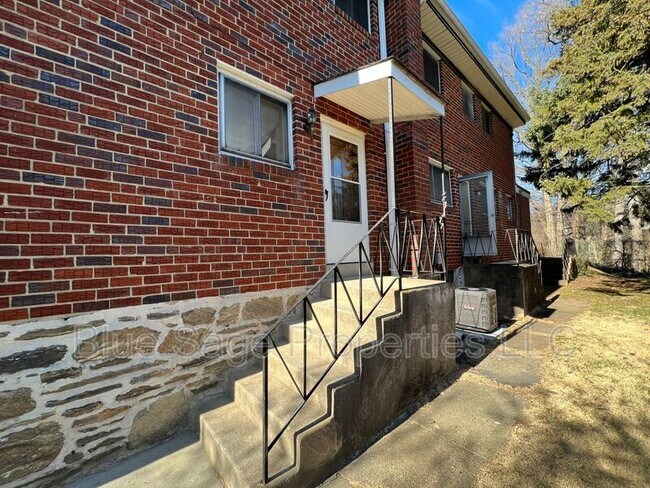 Photo - 205 Juniper Rd
