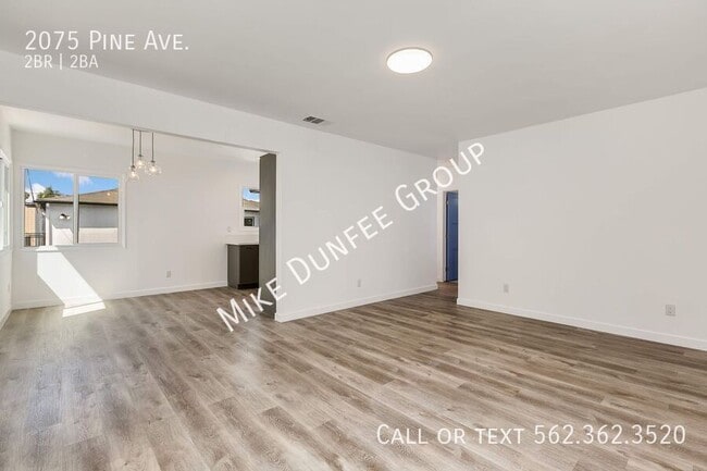 Photo - 2075 Pine Ave