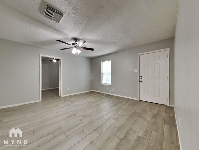 Photo - 9233 Nyssa St