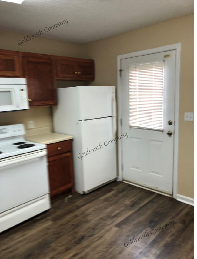 "3-Bed Duplex with 2 Full Baths at 209-A Springfield Circle, Easley!"