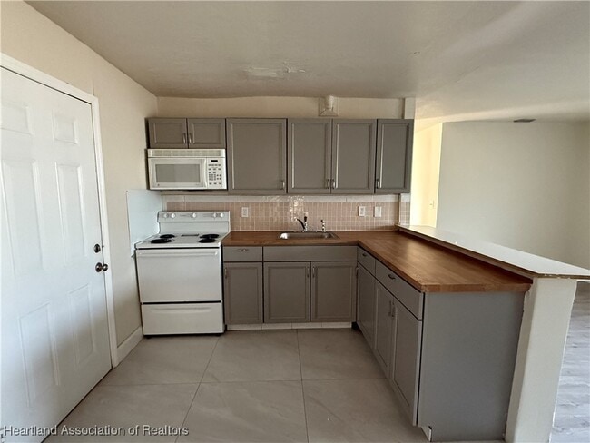 Photo - 173 E Rainbow St