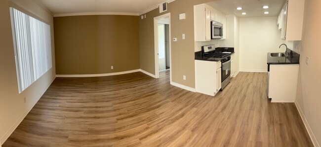 ENTRY - The Newporter Apartments