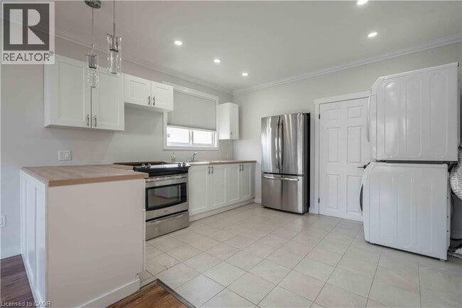 Photo - 204 Glow Ave