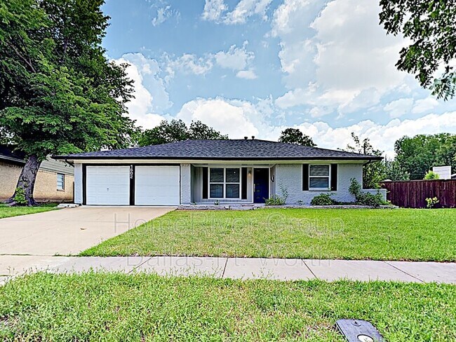 Photo - 1602 Nantucket Dr House
