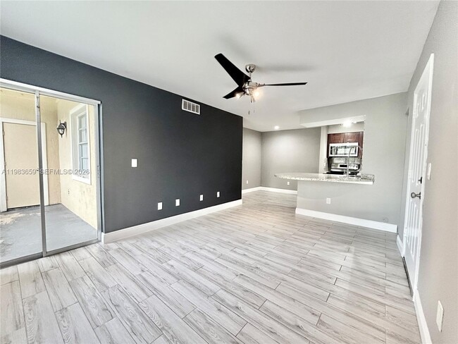 Building Photo - 1263 SW 46th Ave Unit 2109