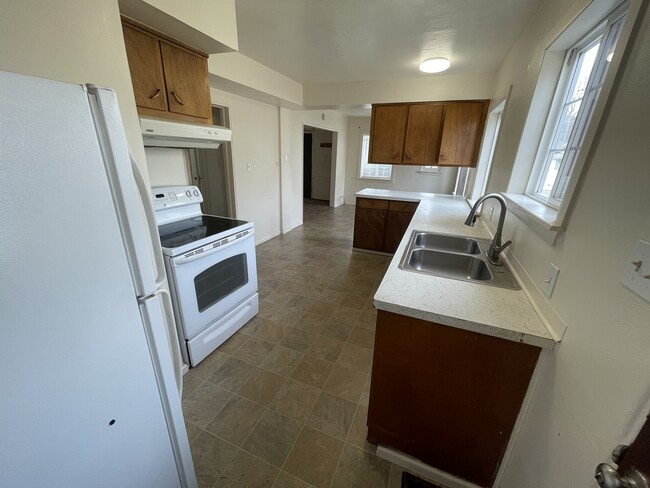 Photo - 1325 NW Hawthorne Ave