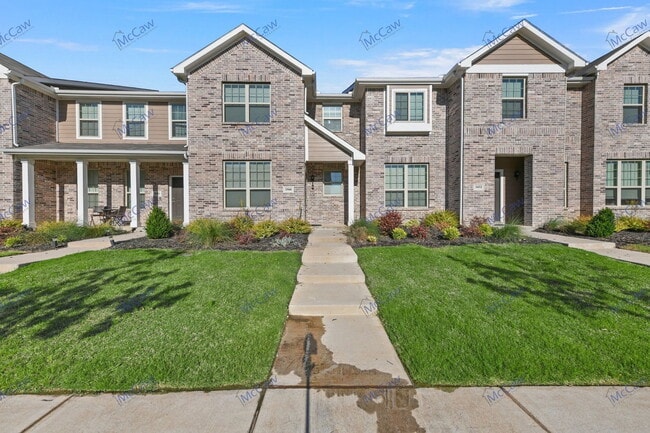 Building Photo - 3500 Cricket Dr