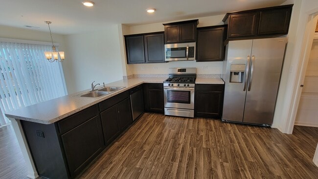 Photo - 200 Goldenrod Dr