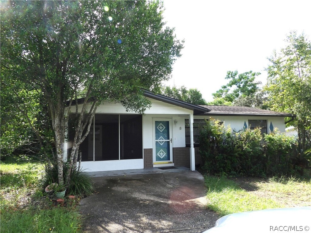 Photo - 8 E Golden St