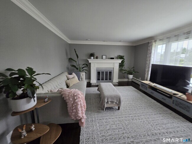 4 Ascolese Rd