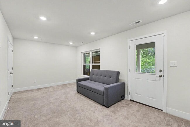 Photo - 238 Waterstone Rd