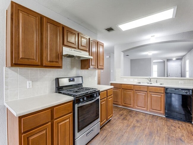 Photo - 105 Loryn Dr