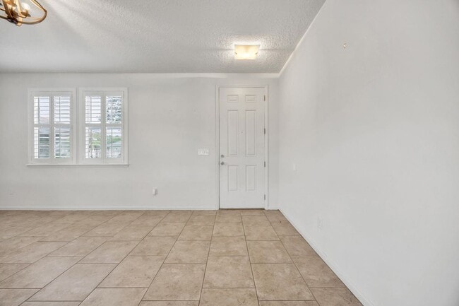 Photo - 1457 Heather Ct