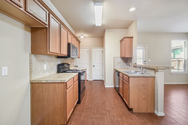 Photo - 3 BEDROOM DUPLEX LOCATED IN HUTTO, TEXAS!