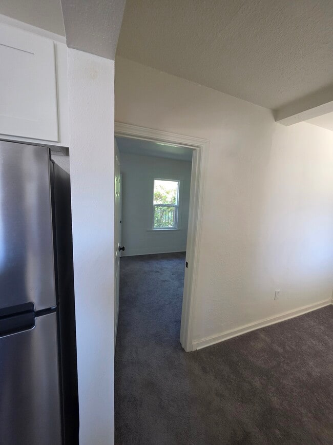 1008 S Highland Ave