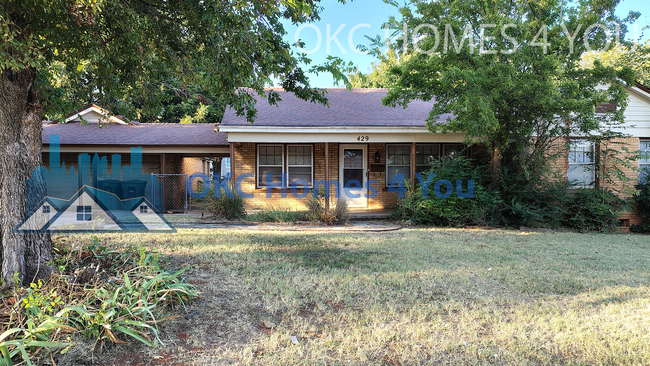 Building Photo - 3 Bedroom, 1 Block South of UCO