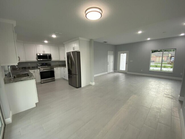 Photo - 227 NE 16th Pl