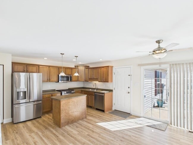 Photo - 720 E Newport Rd