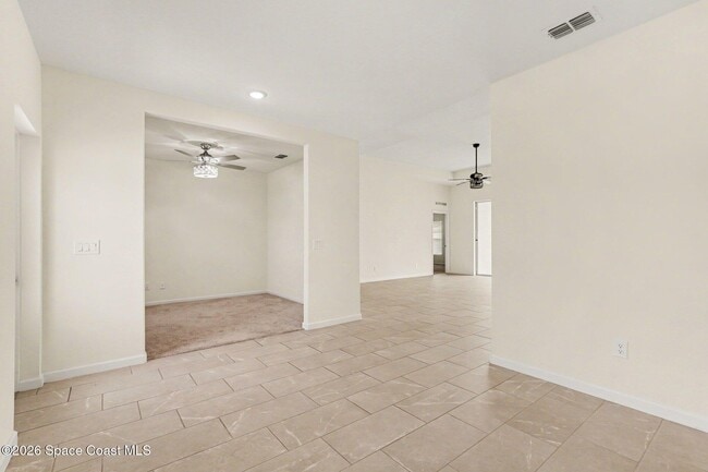 Photo - 374 Evergreen St NE