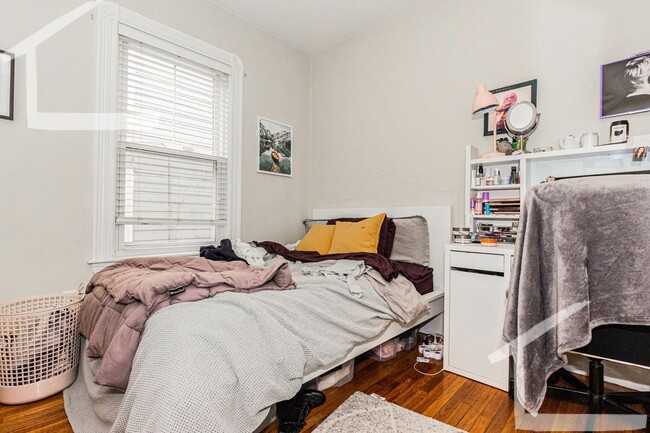 Photo - 101 Surrey St